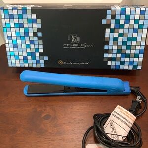 Royale hair straightener